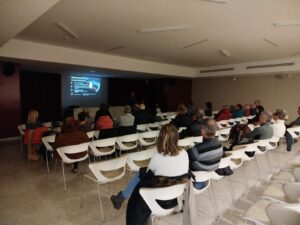 Scopri di più sull'articolo Grande successo per la conferenza “Le comete viaggiatrici del cosmo e messaggere del tempo”